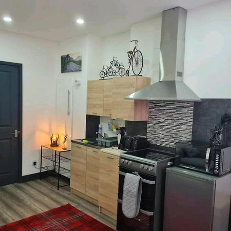 Charming 1-Bed Apartment In Peebles Exterior foto