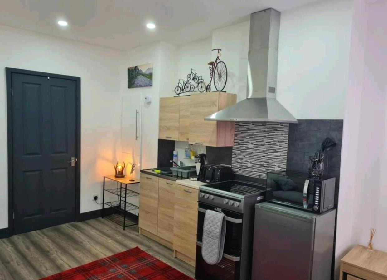 Charming 1-Bed Apartment In Peebles Exterior foto